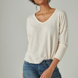 Express | One Eleven Cream V-Neck Lightweight Sweater
